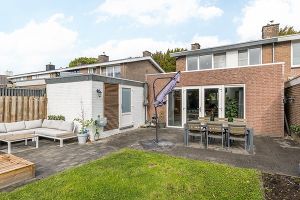 Foto - Verkocht: Ruime instapklare geschakelde 2 onder 1 kap woning voorzien van een goed isolatiepakket met aanbouw, bijkeuken, ruime tuin op zuiden (ca 131 m2) en garage gelegen in Kunrade.